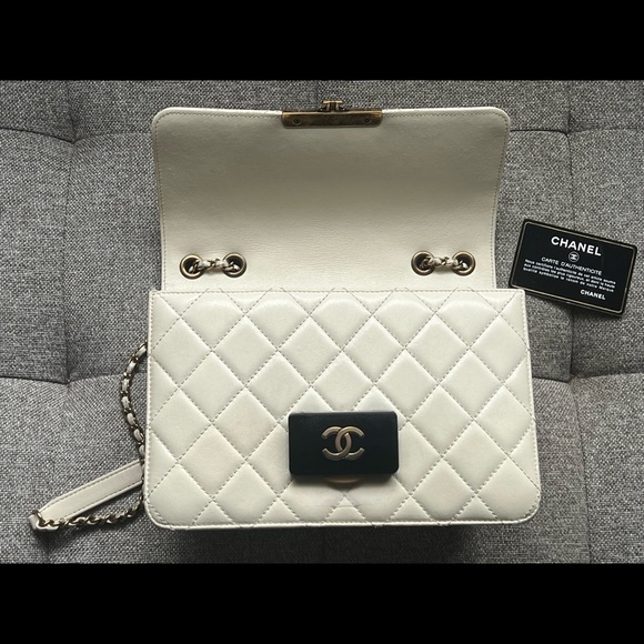 SOLD - Chanel Flap Bag - Picture 6 of 11